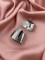 Серьги серебристые плоские изогнутые