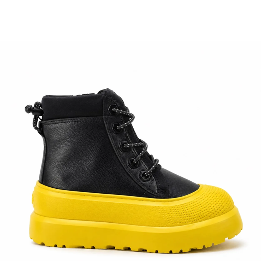 Ugg Kids Neumel Hybrid Black Leather Summer Ugg Kids Neumel Hybrid Black Leather Summer