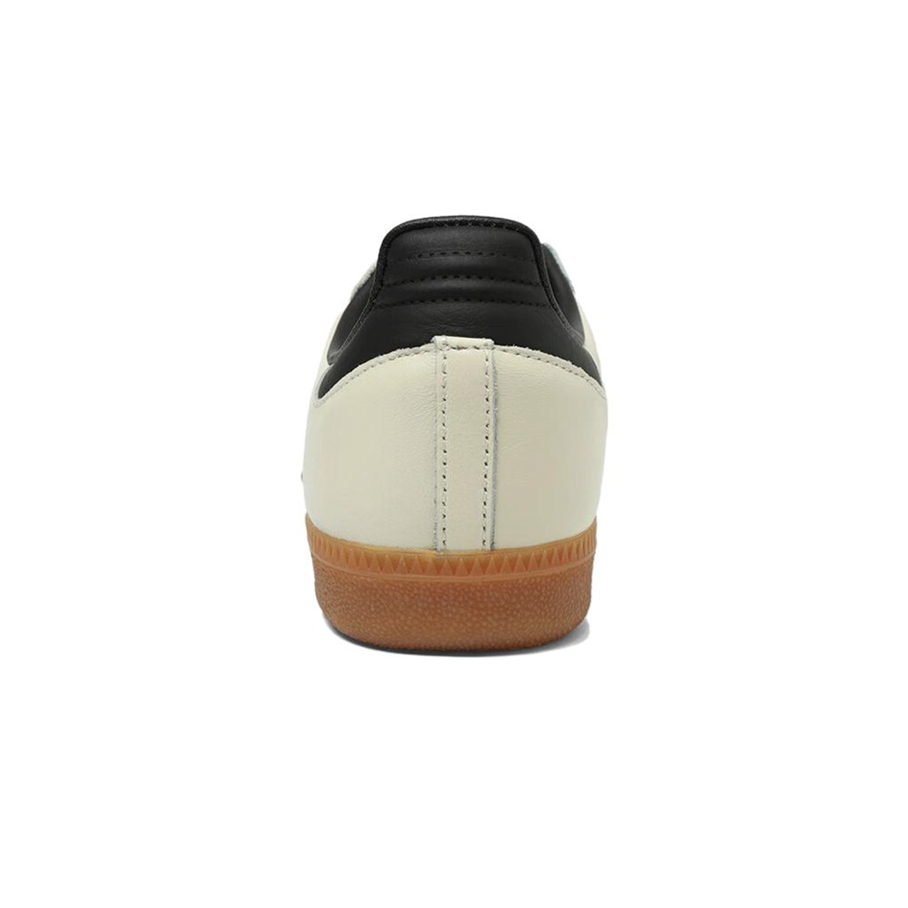 alt="Нубуковые накладки и резиновый носок на кроссовках adidas Samba OG Cream White Sand Strata"