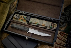 Подарочный набор: Alpha D2 Stonewash Serrated и шкатулка 80 лет Великой Победы