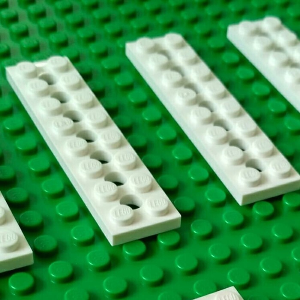 Lego 50шт Плитка 2x8 с 7 отверстиями (белый) 3738 / 4527945