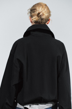ZARA КОРОТКАЯ КУРТКА С ПРЯЖКОЙ — ZW COLLECTION, ЧЕРНЫЙ
