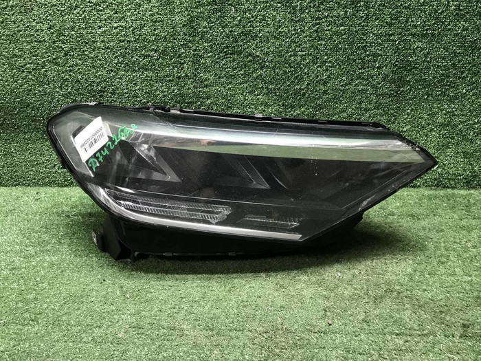 Фара правая VW Polo 6 (2020-2022) LED