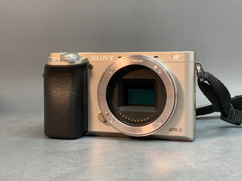 Sony A6000 kit 16-50mm 1.8 OSS 2.670 кадров