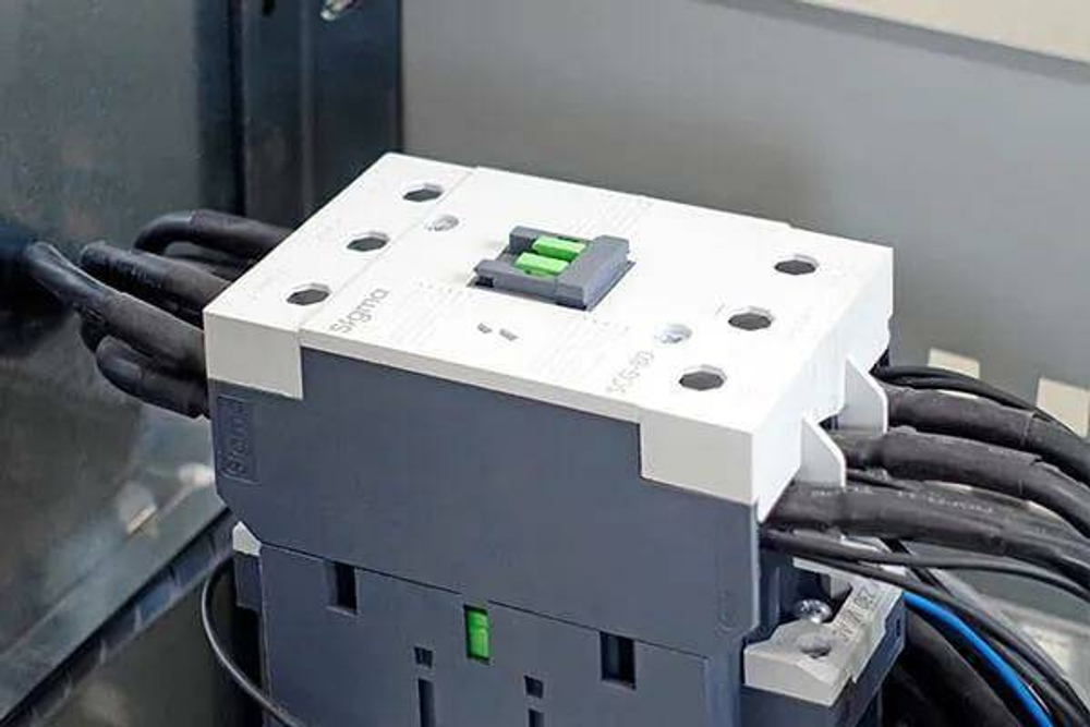 Трехфазный стабилизатор напряжения Helios Y 15-20, 15000 ВА