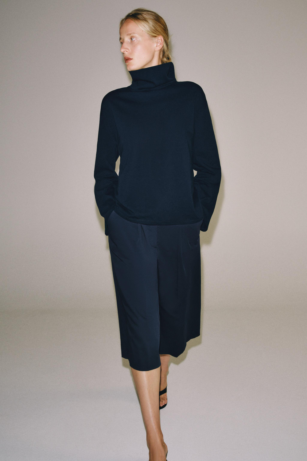 ПЛИССИРОВАННЫЕ ШОРТЫ — ZW COLLECTION — ZARA