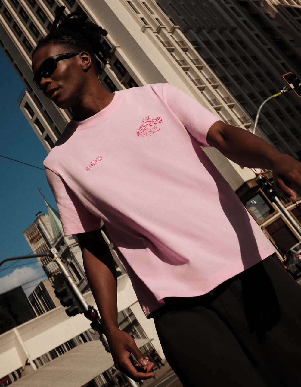 Мужская футболка boxy fit с принтом, арт. 2929/538 - BERSHKA