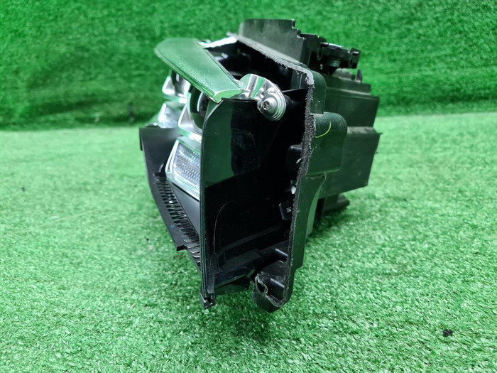 Битая Фара правая BMW 3er G20 (2018-2022) LED