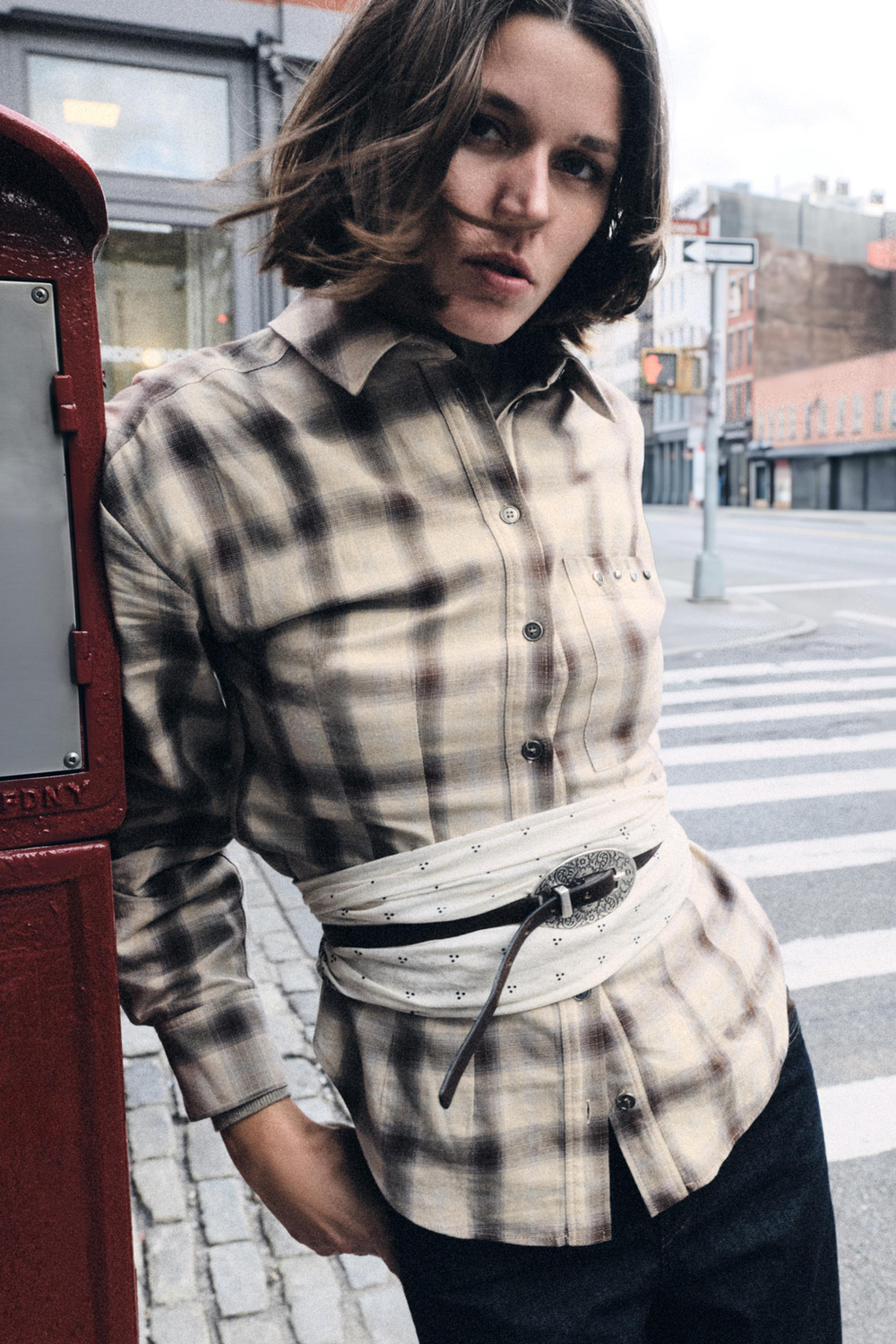 РУБАШКА В КЛЕТКУ С ЗАКЛЕПКАМИ — ZARA