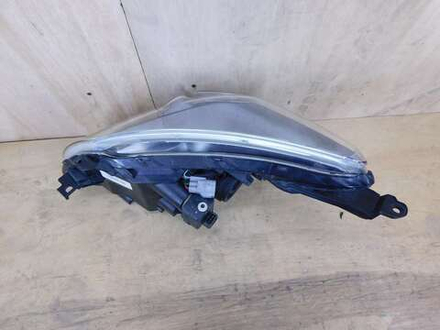фара правая Toyota Ist NCP110 52-175