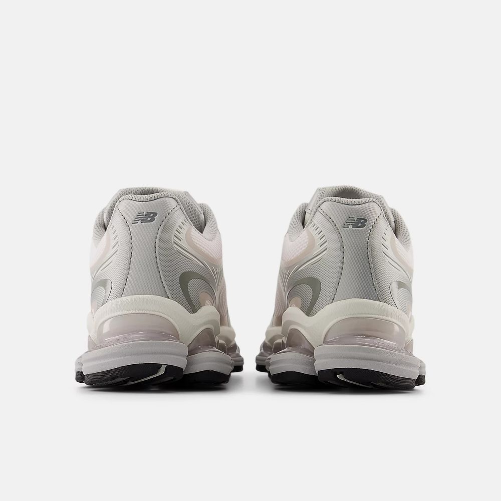 Кроссовки женские NEW BALANCE 2000