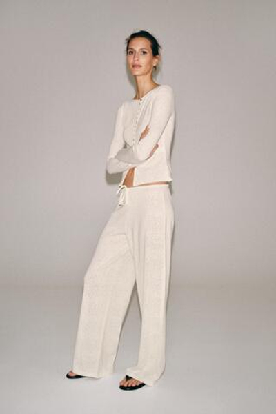 ФУТБОЛКА В СТИЛЕ РУСТИК НА ПУГОВИЦАХ — ZARA