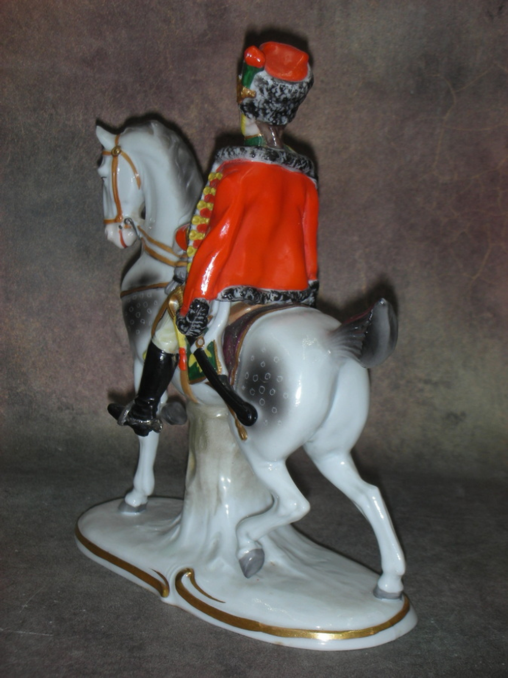Статуэтка. Фарфор. Солдат Конный егерь 1806. Sitzendorf. Германия