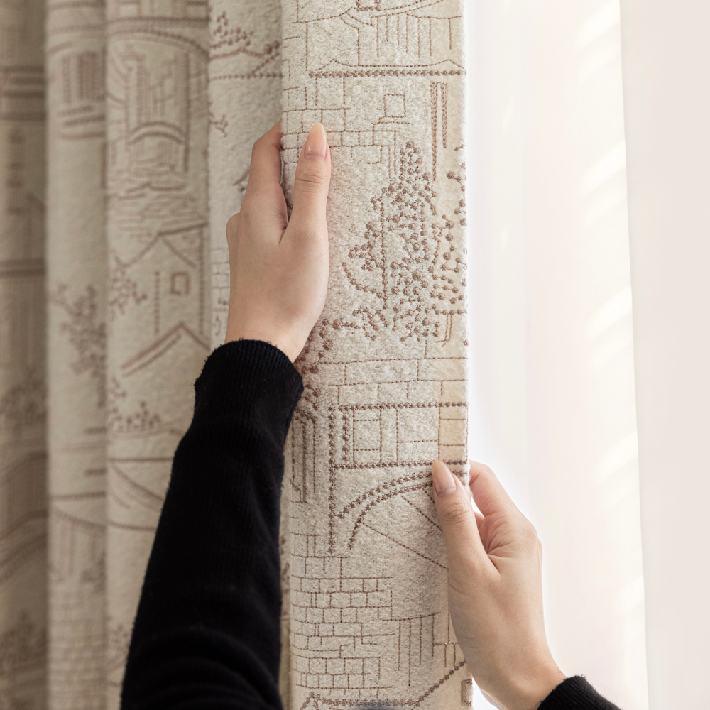 Шерстяная портьерная ткань «Architectural Sketch» — натуральная шерсть с вышитым рисунком-чертёжом для штор от пола до потолка