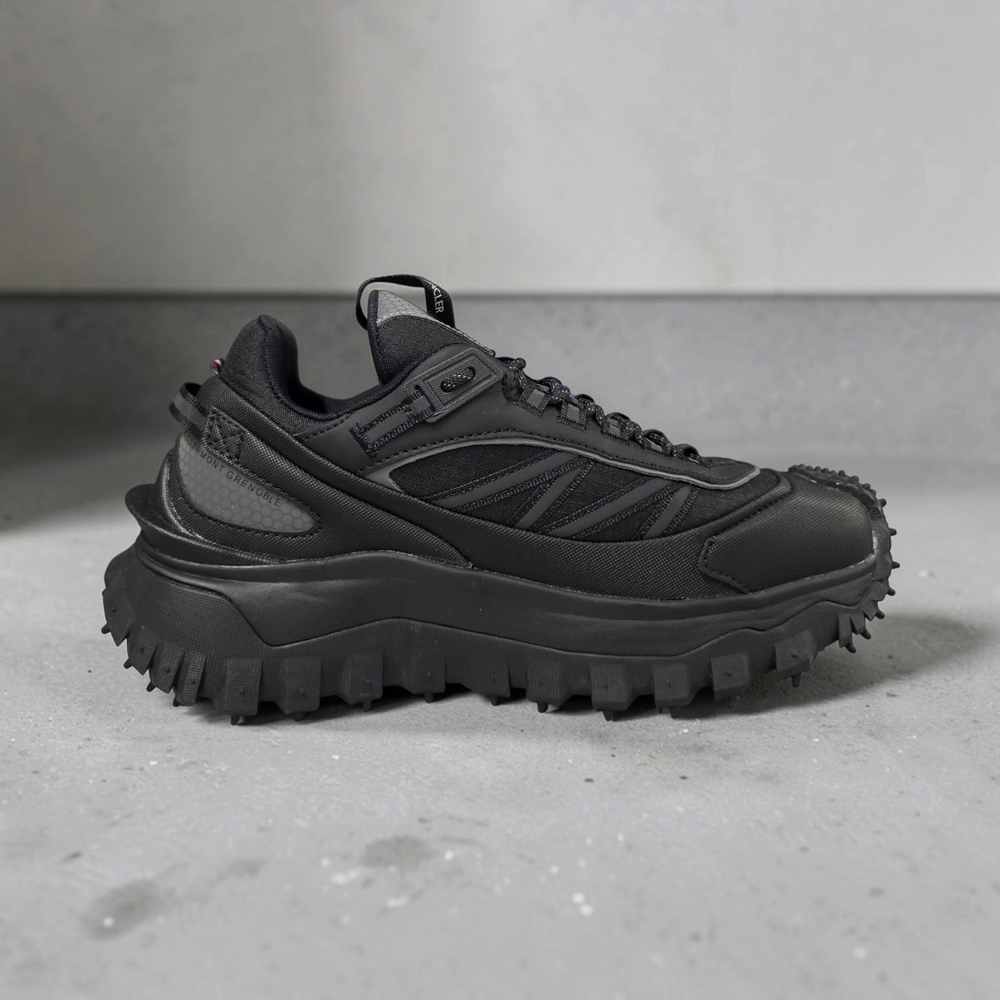 Moncler Trailgrip Gore-Tex • Total Black