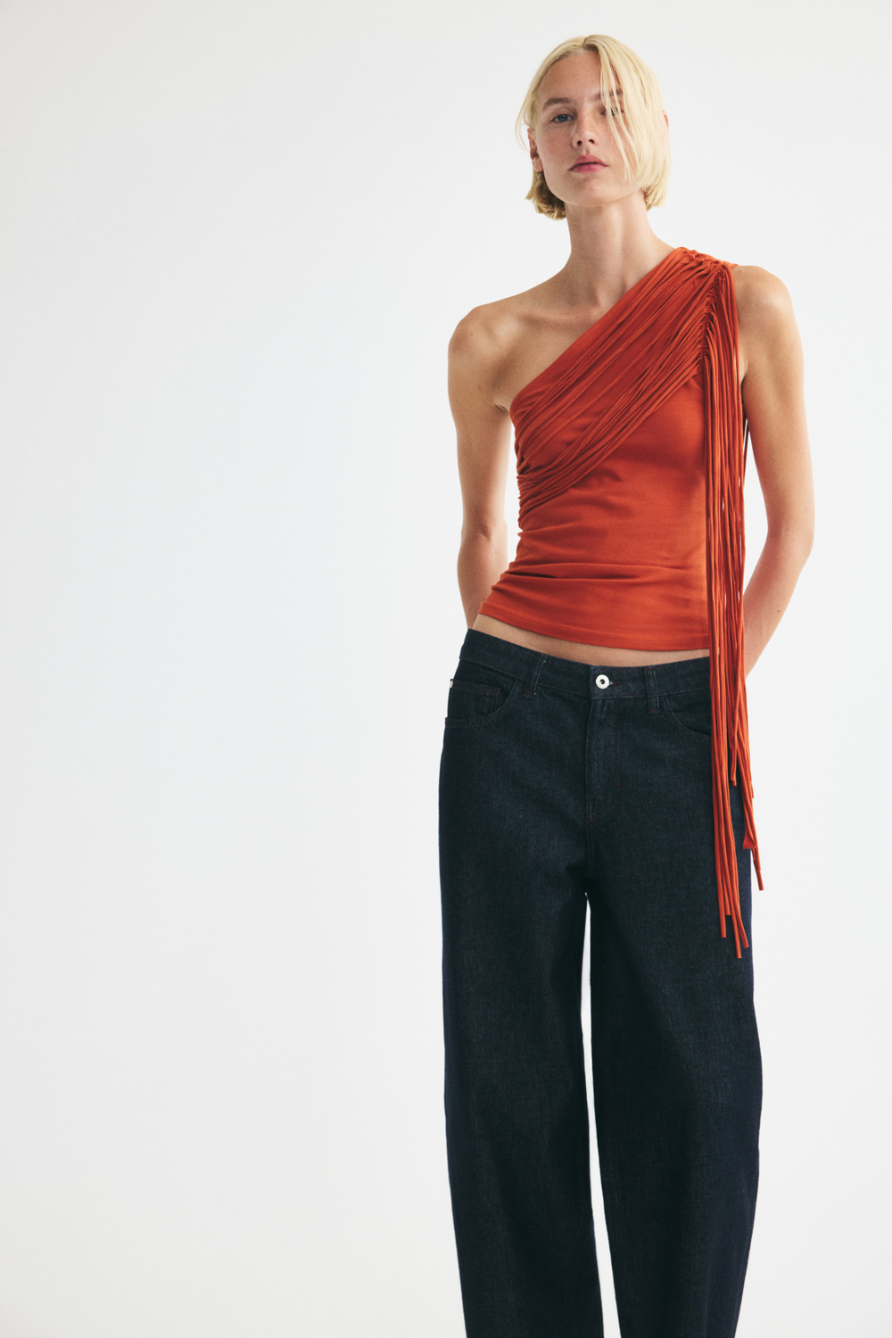 Топ на одно плечо с кисточками - H&M