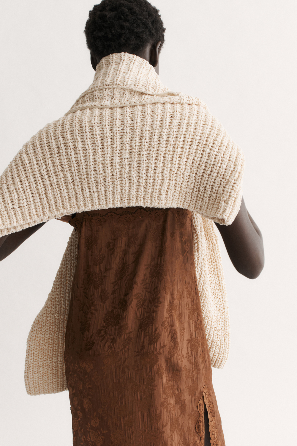 Парчовое платье с кружевной лентой - H&M