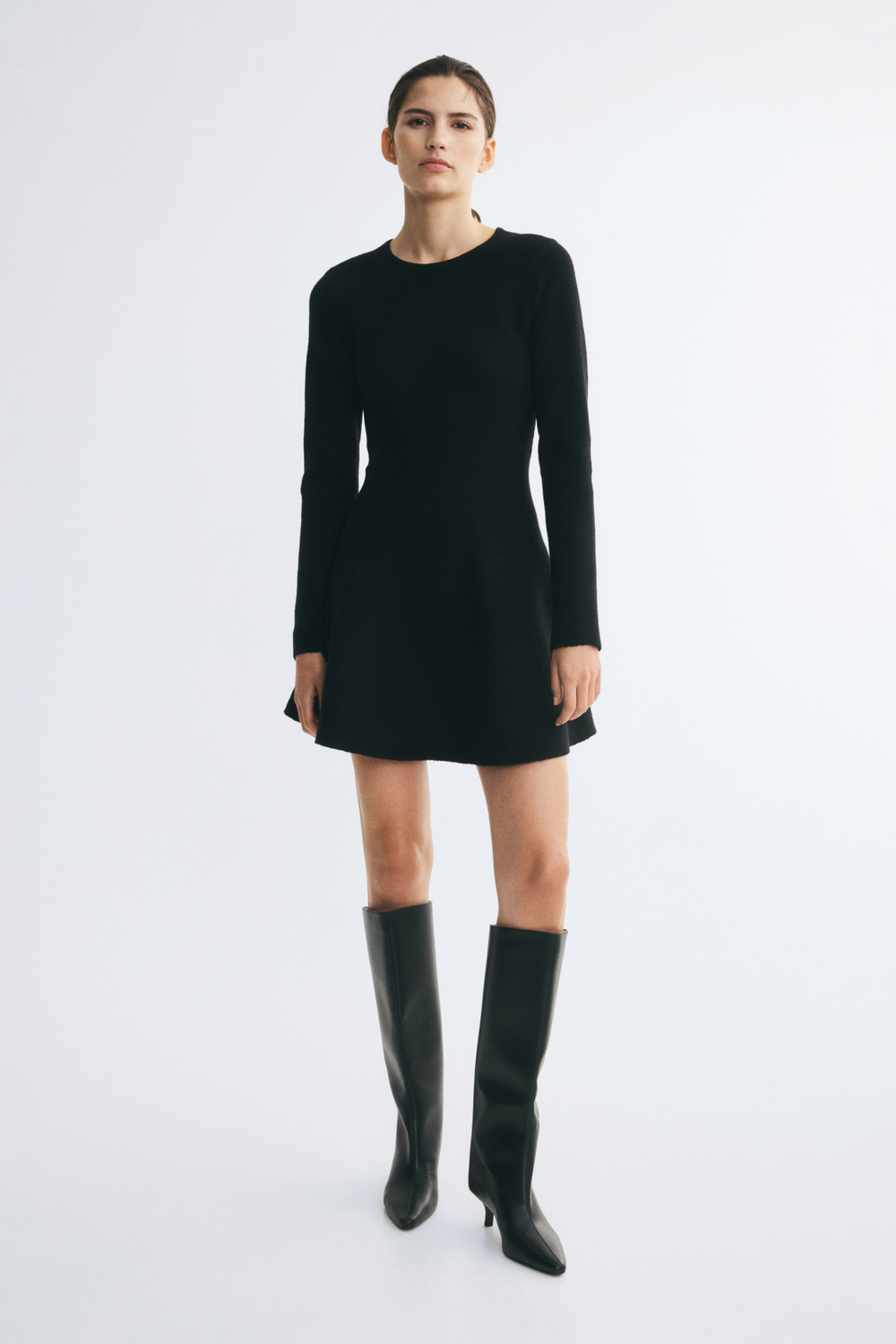 Платье из эластичной вязки с юбкой клёш - H&M