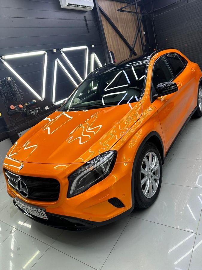 Mercedes в цветной полиуретан Carbins PPF Racing Orange CP-04