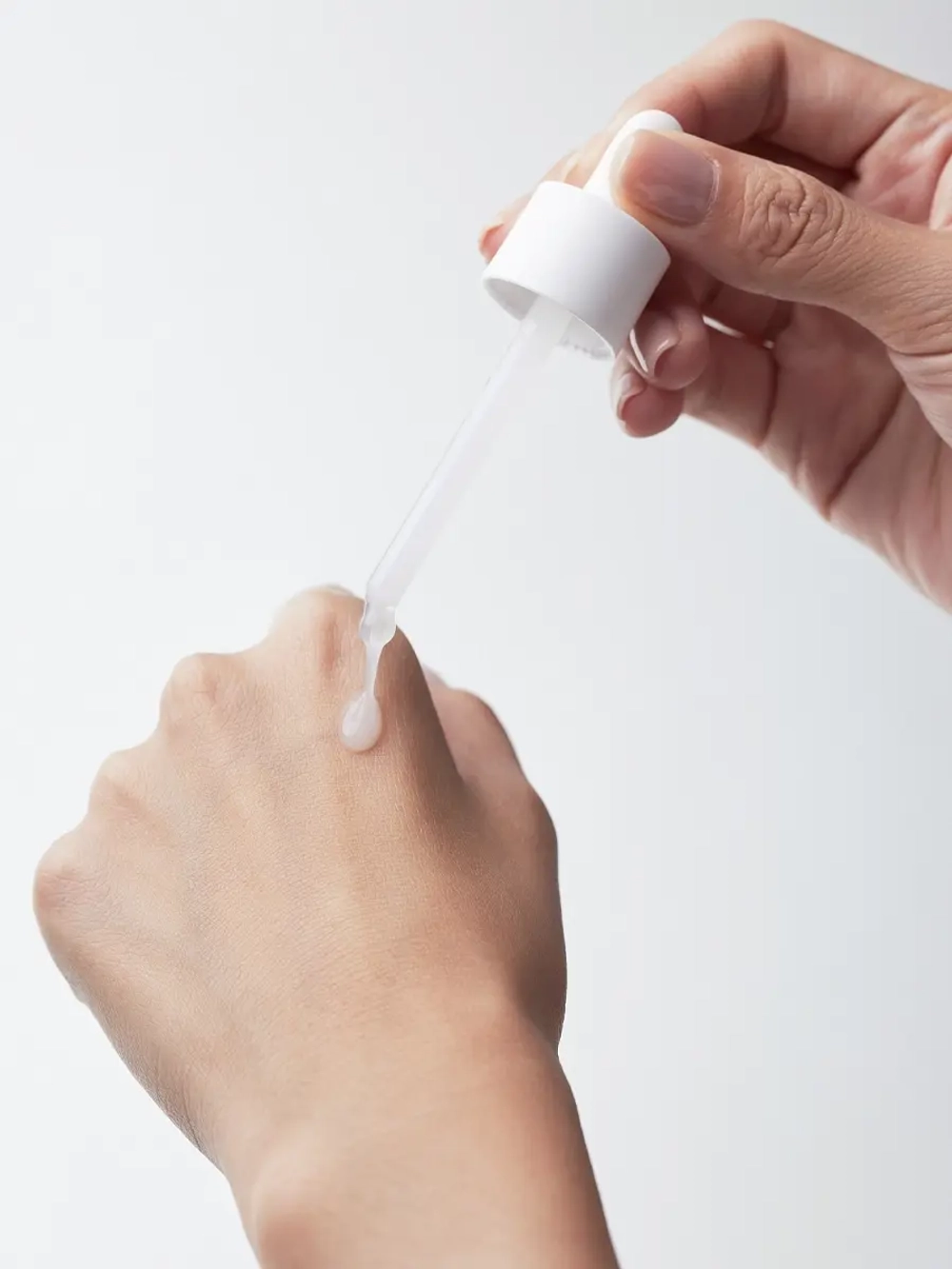 Biodance Увлажняющая сыворотка с гиалуроновой кислотой и пантенолом Hydro Cera-nol Ampoule 30 мл