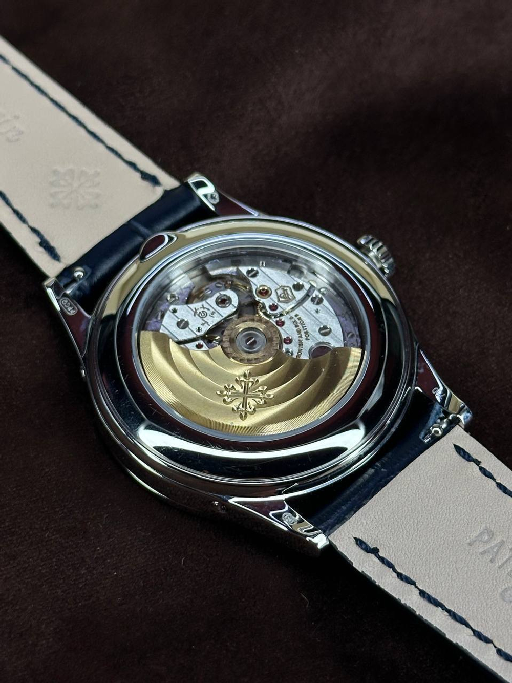 Часы Patek Philippe Annual Calendar 5396G-017