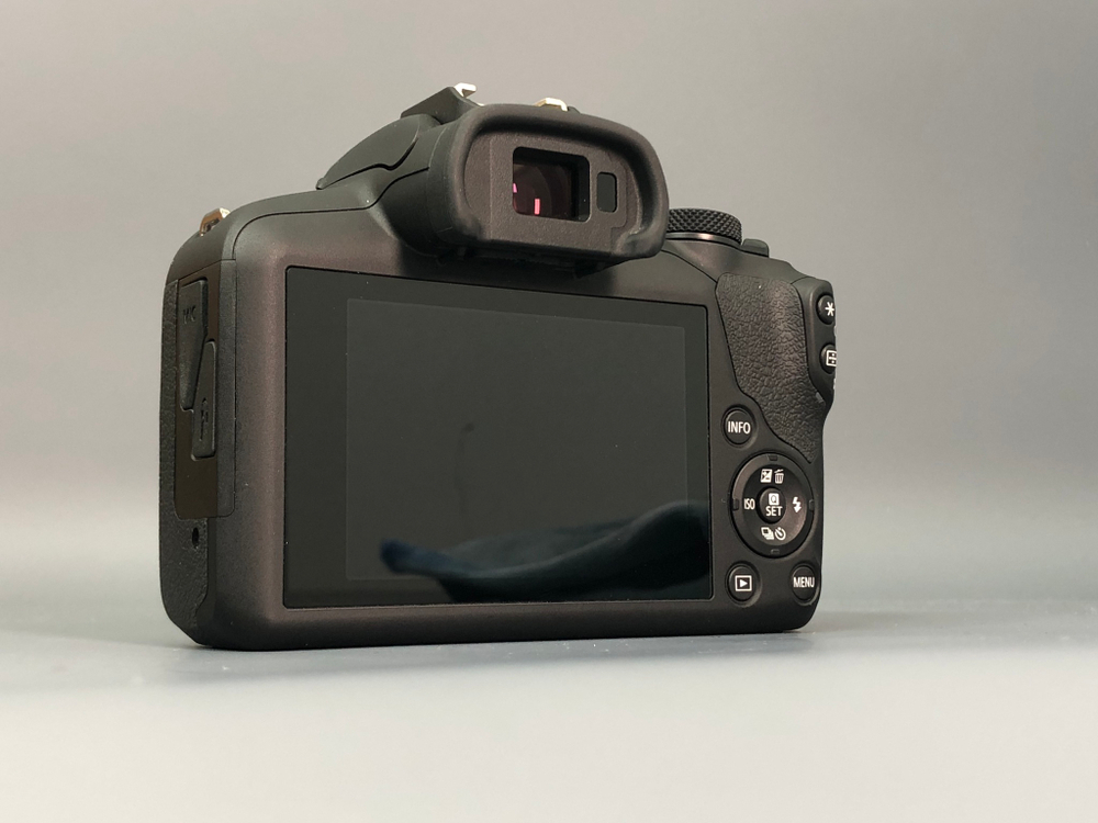 Canon EOS R100 + 18-45 IS STM