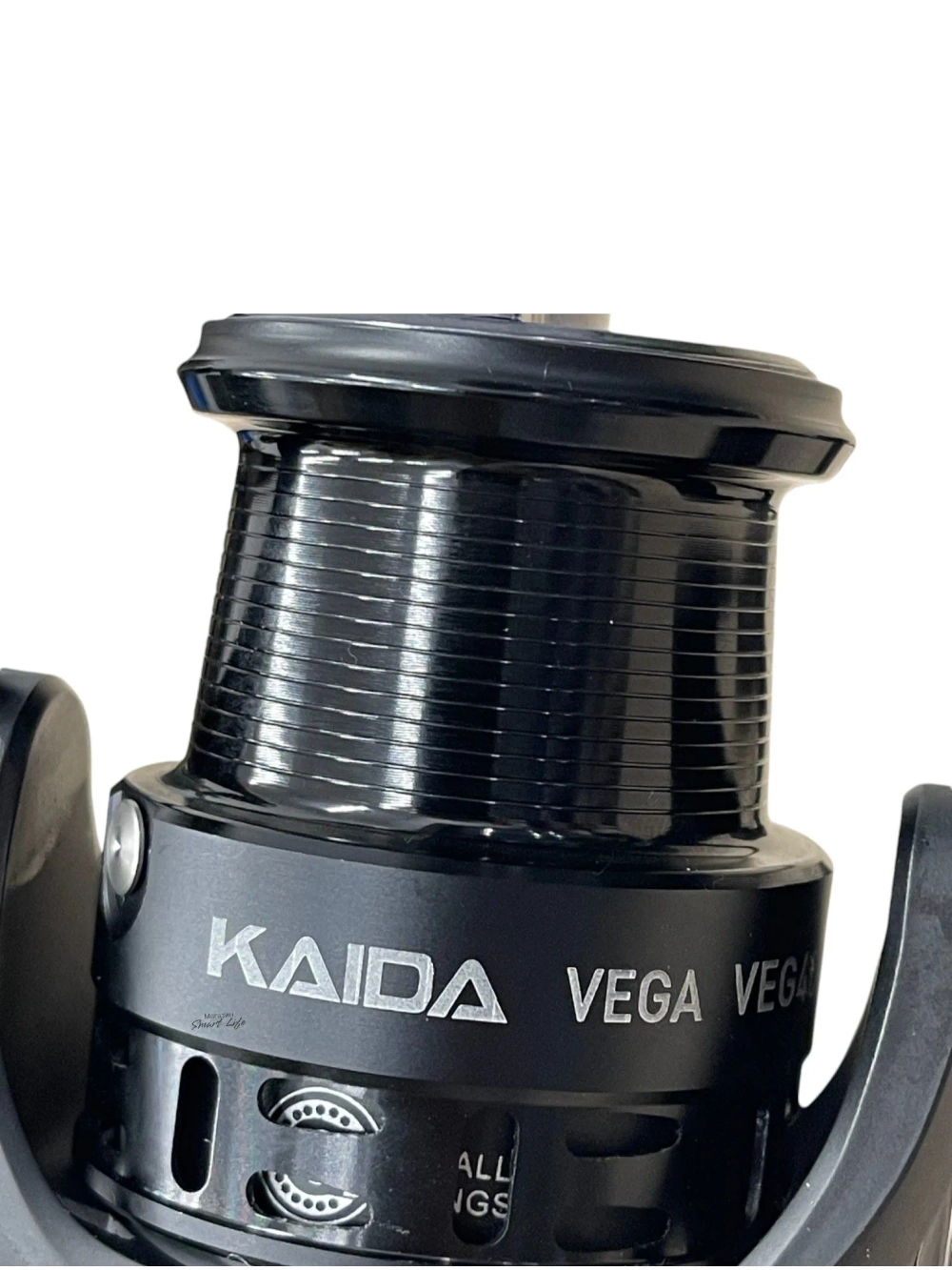 Катушка безынерционная с байтраннером Kaida Vega 4000