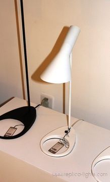 Replica Louis Poulsen AJ 50 table (white)