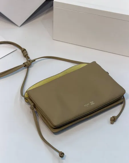 Сумка CELINE TRIO FLAP IN SMOOTH LAMBSKIN