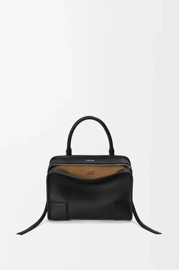 Loewe Маленькая сумка Amazona 180 из мягкой телячьей кожи, черный