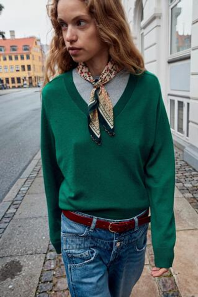 СВИТЕР ИЗ ШЕРСТИ С V-ОБРАЗНЫМ ВЫРЕЗОМ — ZARA