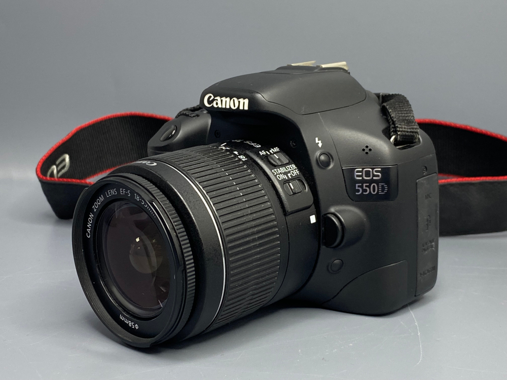 Canon EOS 550D + Kit 18-55mm — 7414 кадров