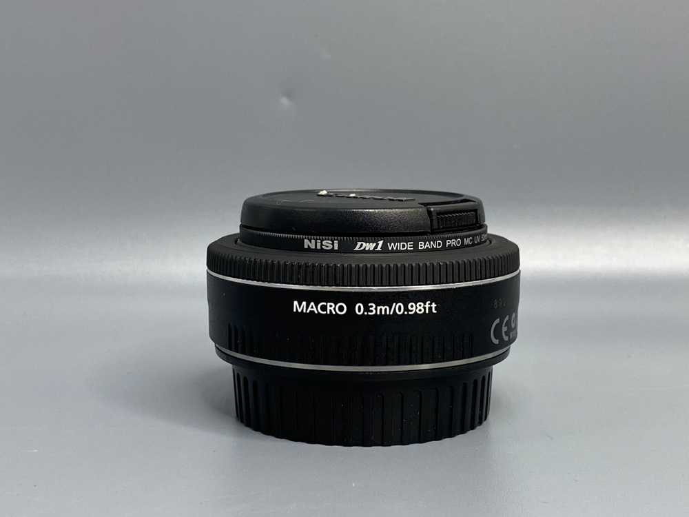 Canon EF 40mm f/2.8 STM