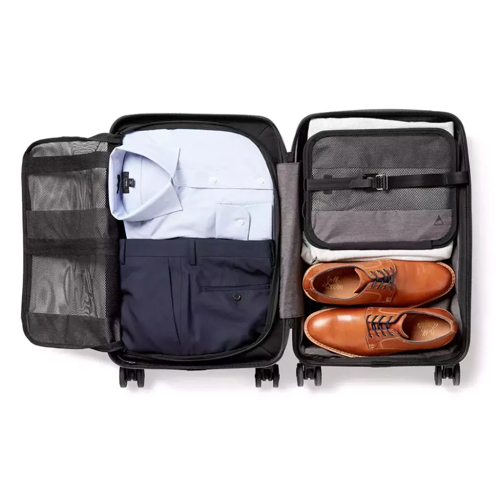 Чемодан Nomatic Carry-On Pro
