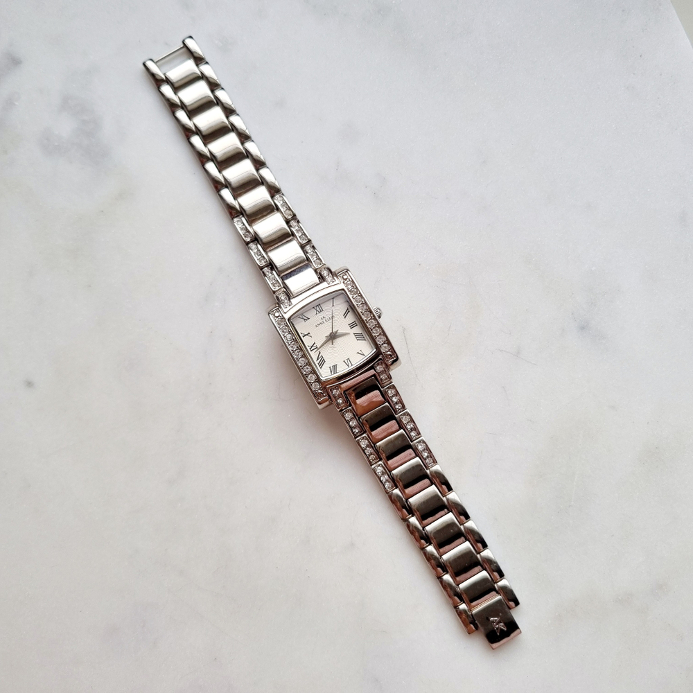 Часы Anne Klein