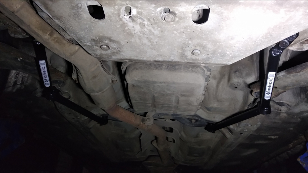 Усилитель переднего подрамника 3-х точечный цельный Subaru Forester 3 (SH), Subaru Impreza 3 (GH), Subaru Outback 3 (BP) и Subaru Legacy 4 (BL)