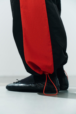 ZARA ОБЪЕМНЫЕ ТЕХНИЧНЫЕ БРЮКИ С ЛАМПАСАМИ, КРАСНЫЙ
