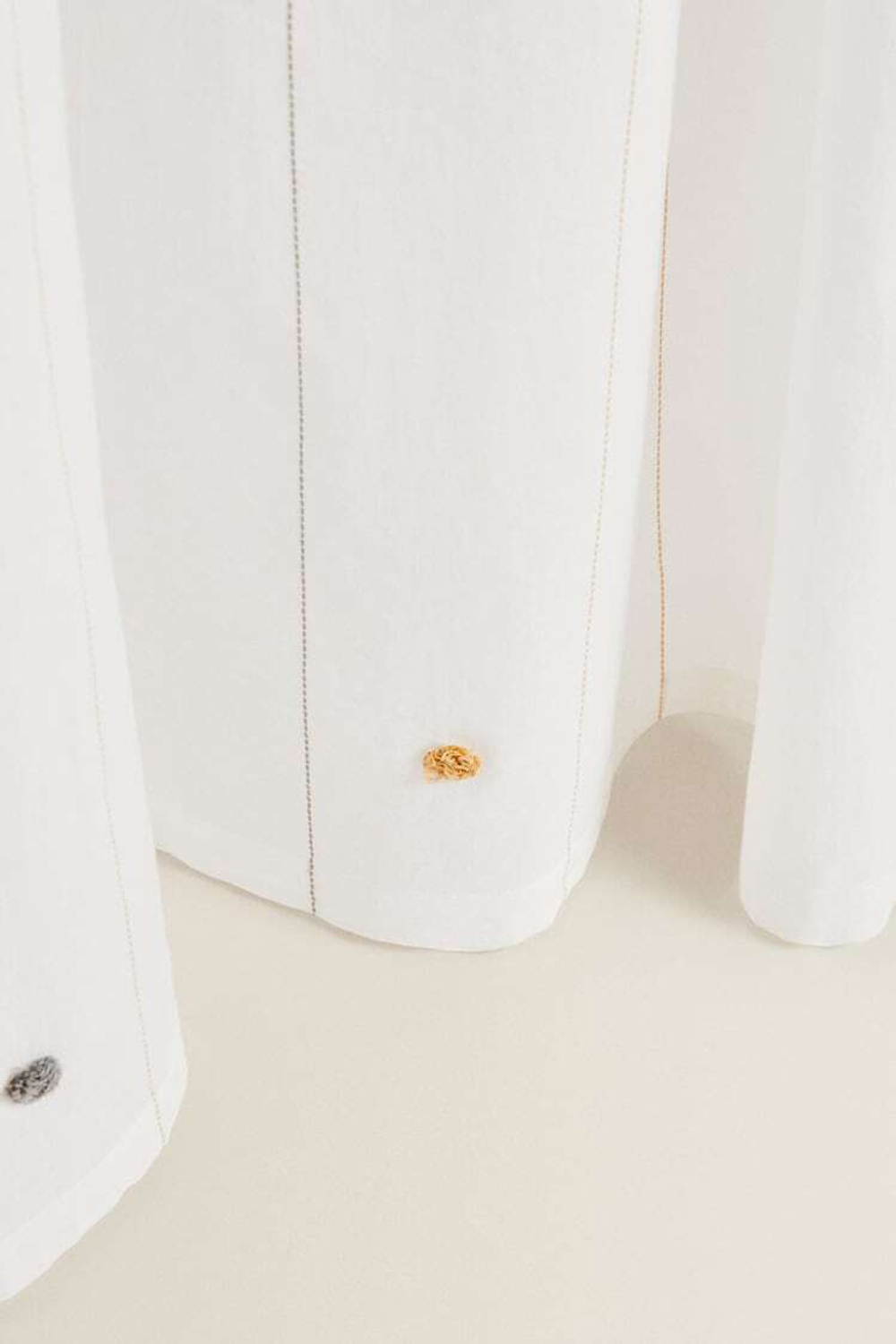 ZARA HOME ЗАНАВЕСКА С ПОМПОНАМИ, ЭКРЮ