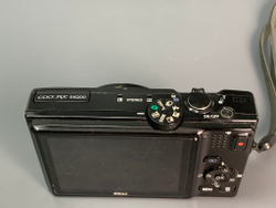Nikon Coolpix S8200