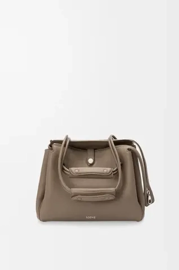 Loewe Сумка Madrid среднего размера из мягкой зернистой телячьей кожи, серо-коричневый