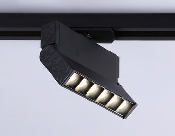 Трековый однофазный светодиодный светильник 6W 3000K 24° GL6813 BK чёрный Track System Ambrella