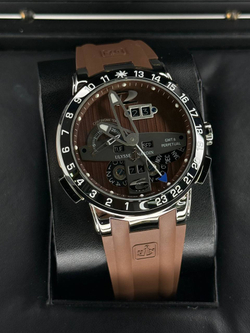 Часы Ulysse Nardin Executive El Toro GMT Perpetual