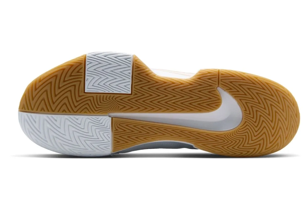 Мужские теннисные кроссовки Nike Zoom GP Challenge Pro - white/lt orewood brown/summit white