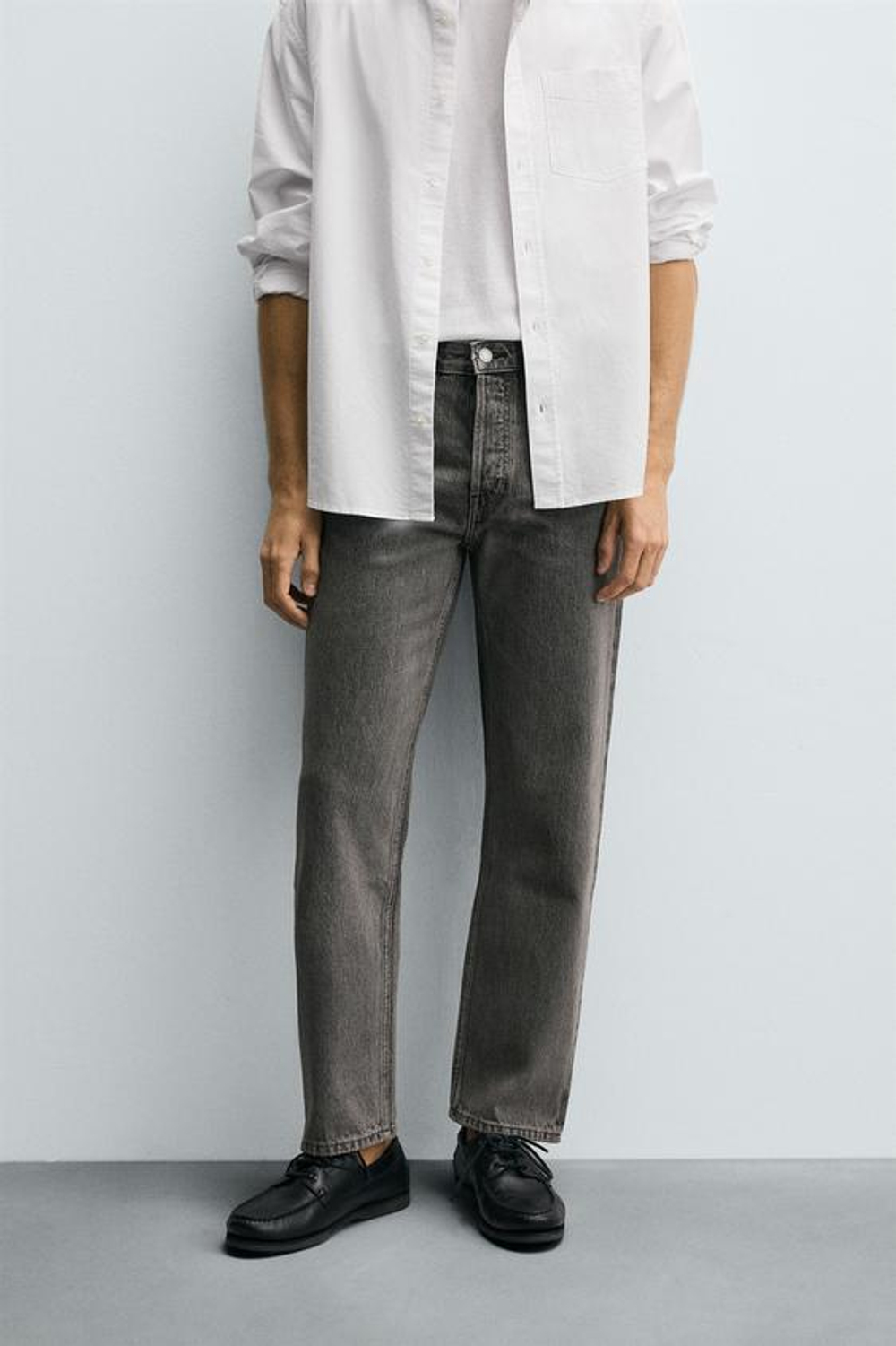 ZARA ДЖИНСЫ STRAIGHT FIT REGULAR, СЕРЫЙ