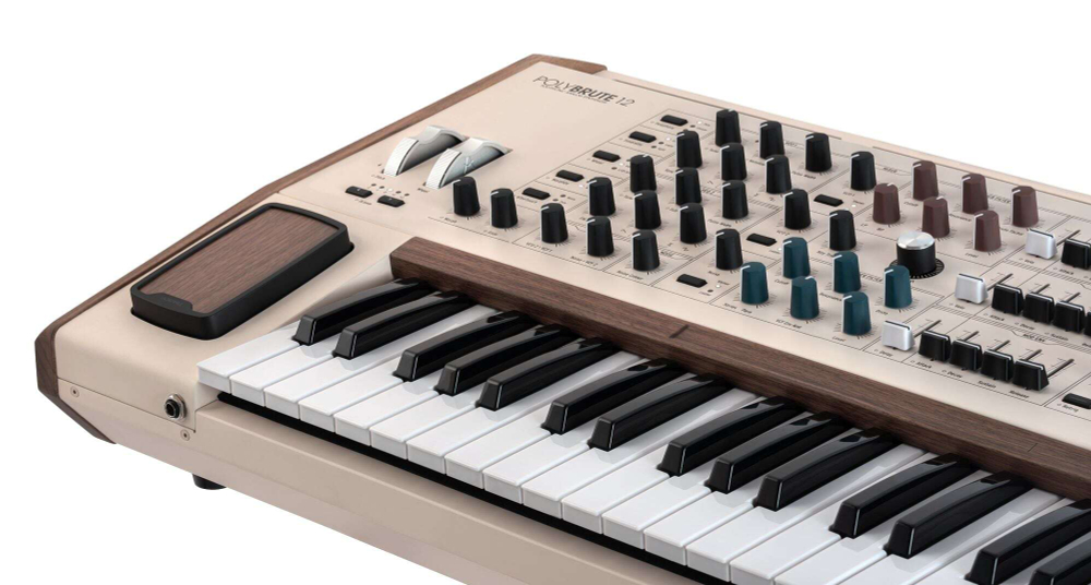 Аналоговый синтезатор Arturia Polybrute 12