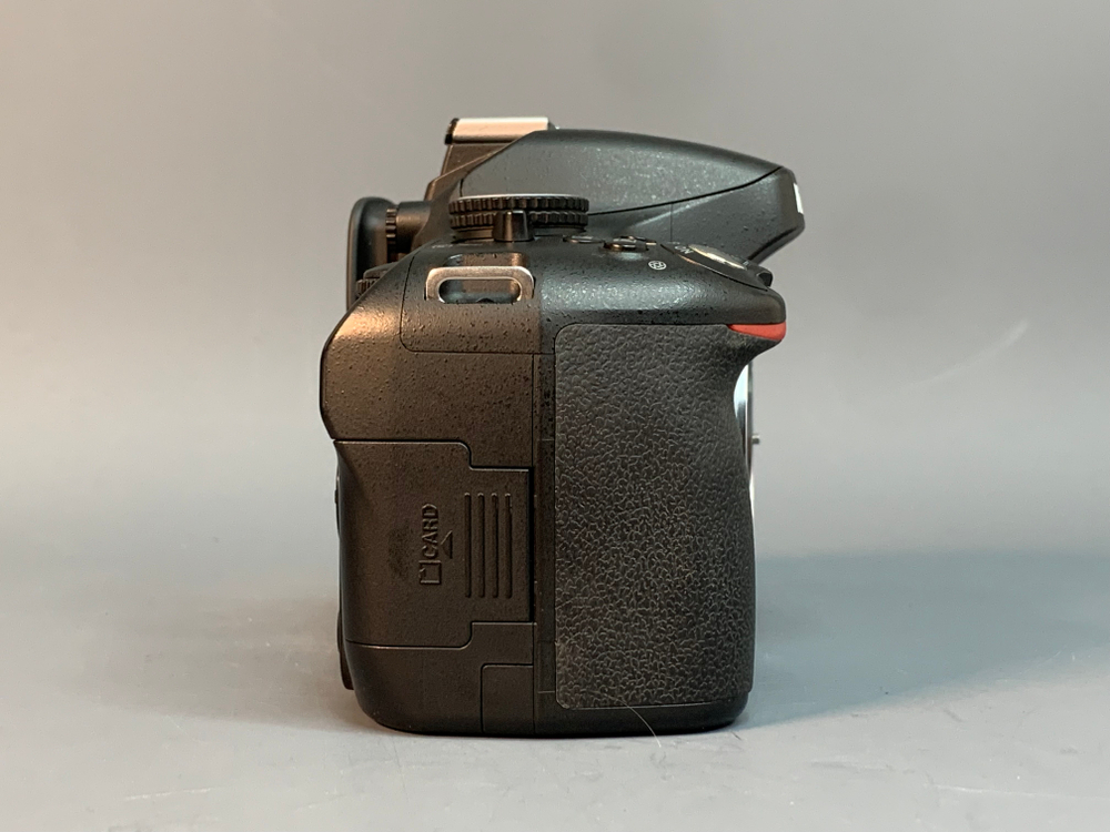Nikon D5100 Kit 18-55mm 3.5-5.6G VR 205 кадров