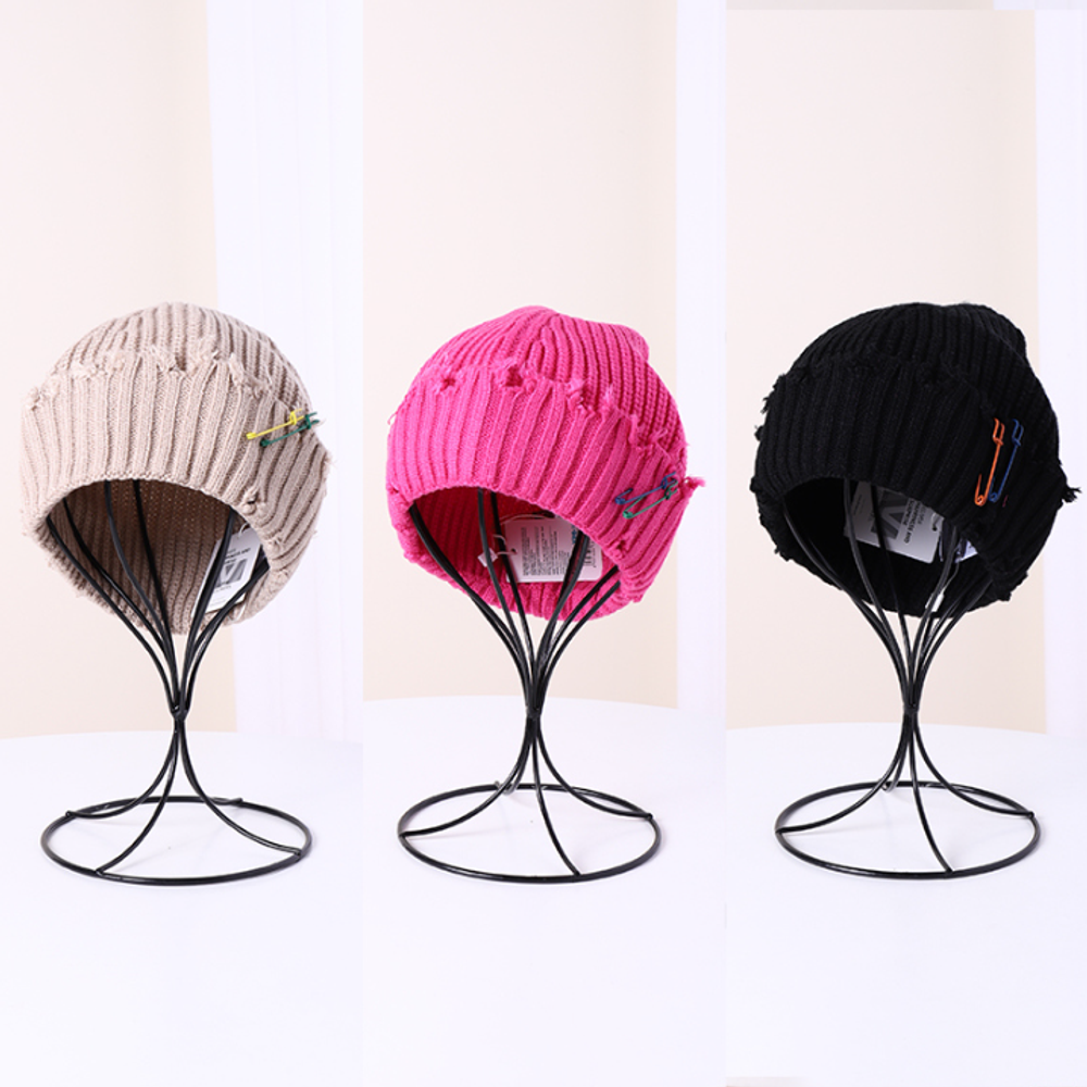 Теплая шапка "Stylish Small Pin"