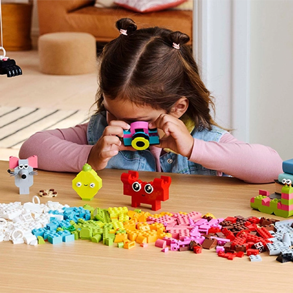 Что подарить ребёнку: популярные игрушки и наборы LEGO® для любого возраста