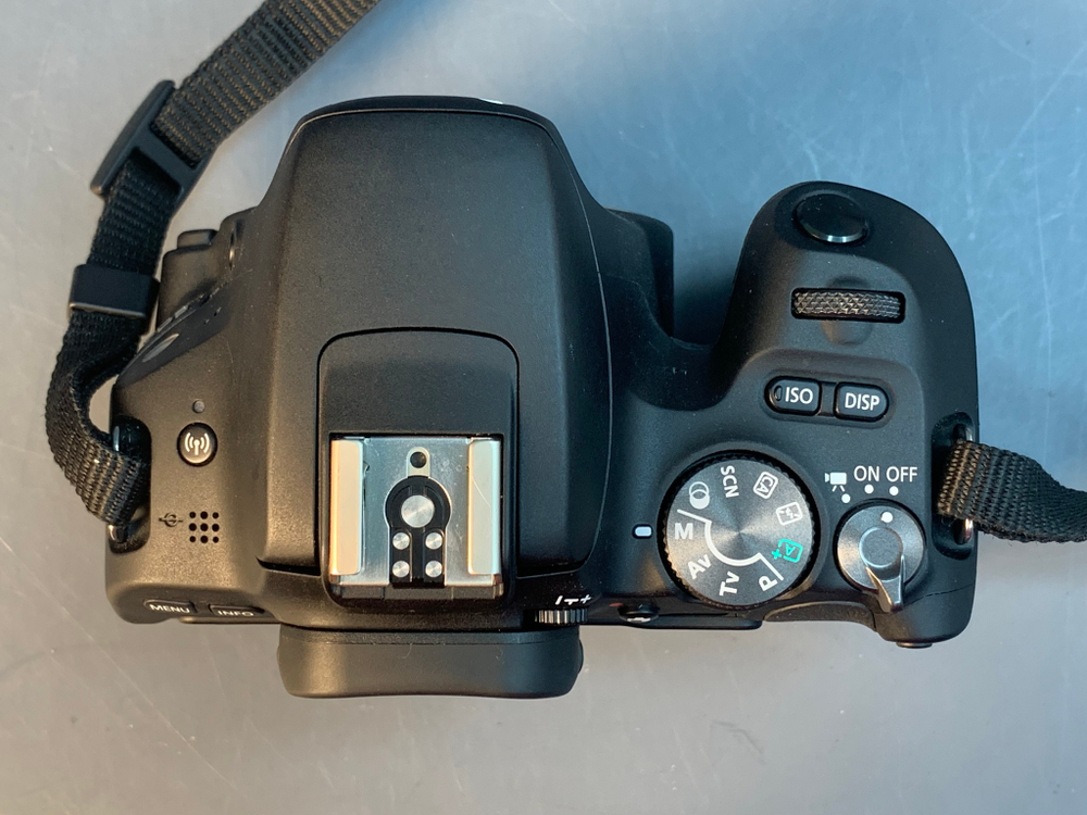 Canon EOS 200D kit 18-55mm IS STM