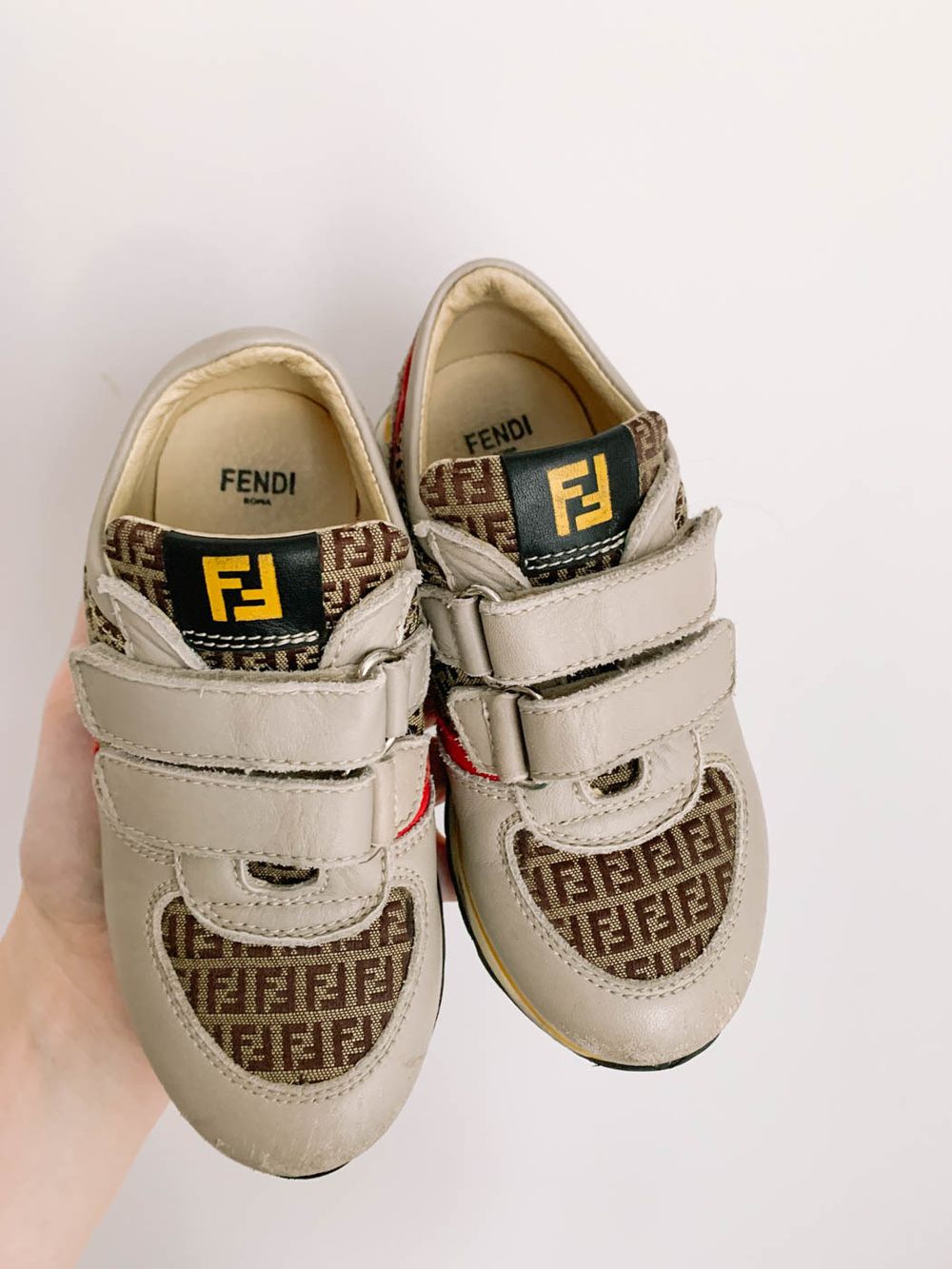 Кроссовки Fendi